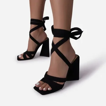Avrupa ve Amerikan Yüksek topuklu Sandalet Kadın Yaz Yeni Ayak Bileği Sapanlar Moda Seksi Artı Boyutu 43 Sandalet Topuklu Ayakkabı kadın