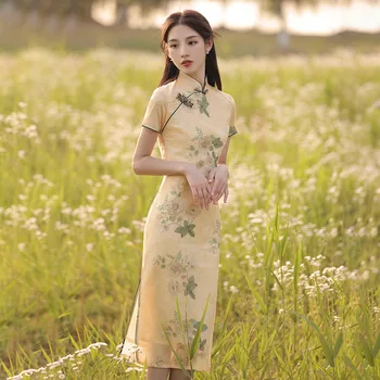 Cheongsam 2022 yeni kadın yaz basit ve zarif retro Çin tarzı çiçek orta uzun genç geliştirilmiş elbise
