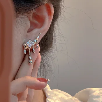 Yeni Moda Benzersiz Lav Sıvı Kristal saplama küpeler Kadın Mizaç Zarif Düzensiz Sıradışı küpeler Takı Kız Hediye